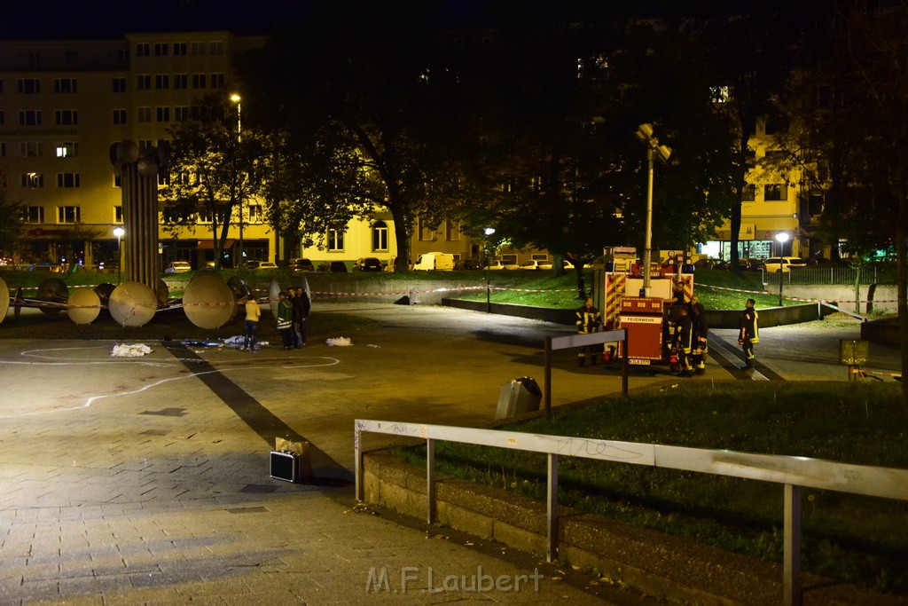 Einsatz BF Messerstecherei Koeln Neustadt Nord Eberplatz Platzmitte P038.JPG - Miklos Laubert